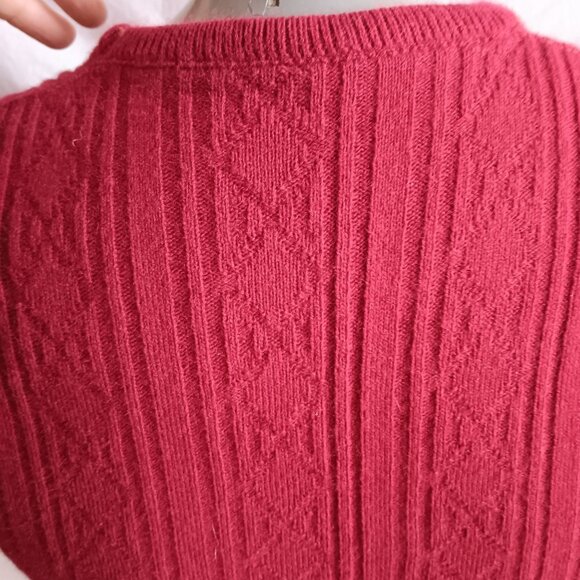 Medium Vintage Mens Sweater Vest 1970's Red Sleeveless Knitted Argyle Pattern - Picture 6 of 6